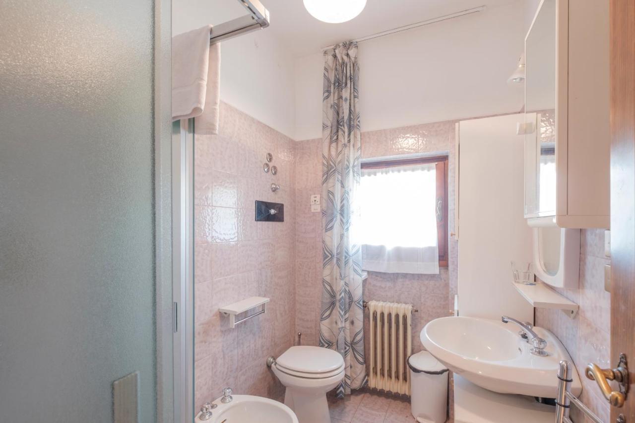 Villa Ida - 2 Bedrooms Apartment With Private Garden Сирмионе Экстерьер фото